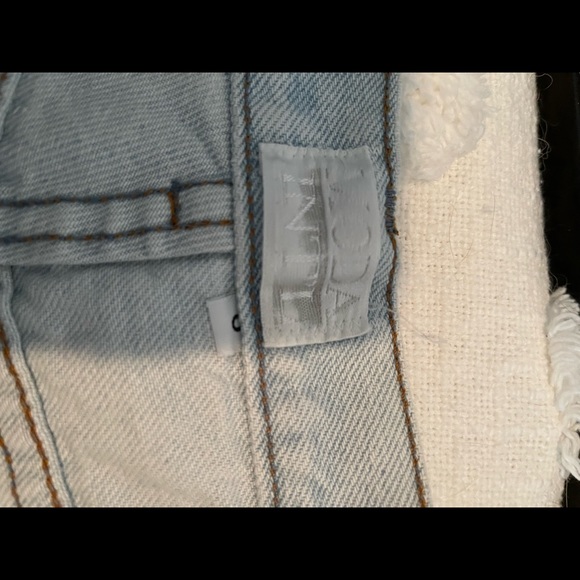 90’s Jean Shorts size 8, bought form Victoria’s Secrets - Picture 4 of 4